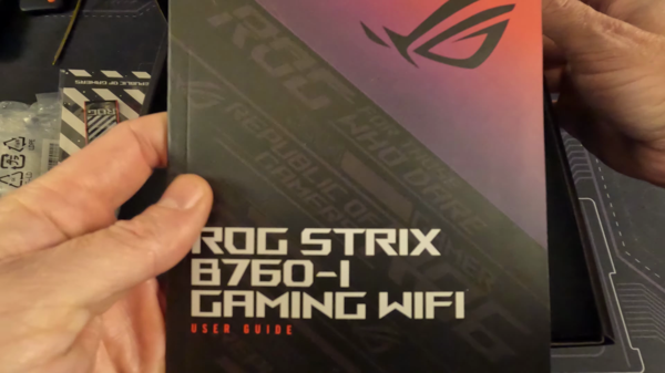 Asus rog strix b760 i motherboard 1